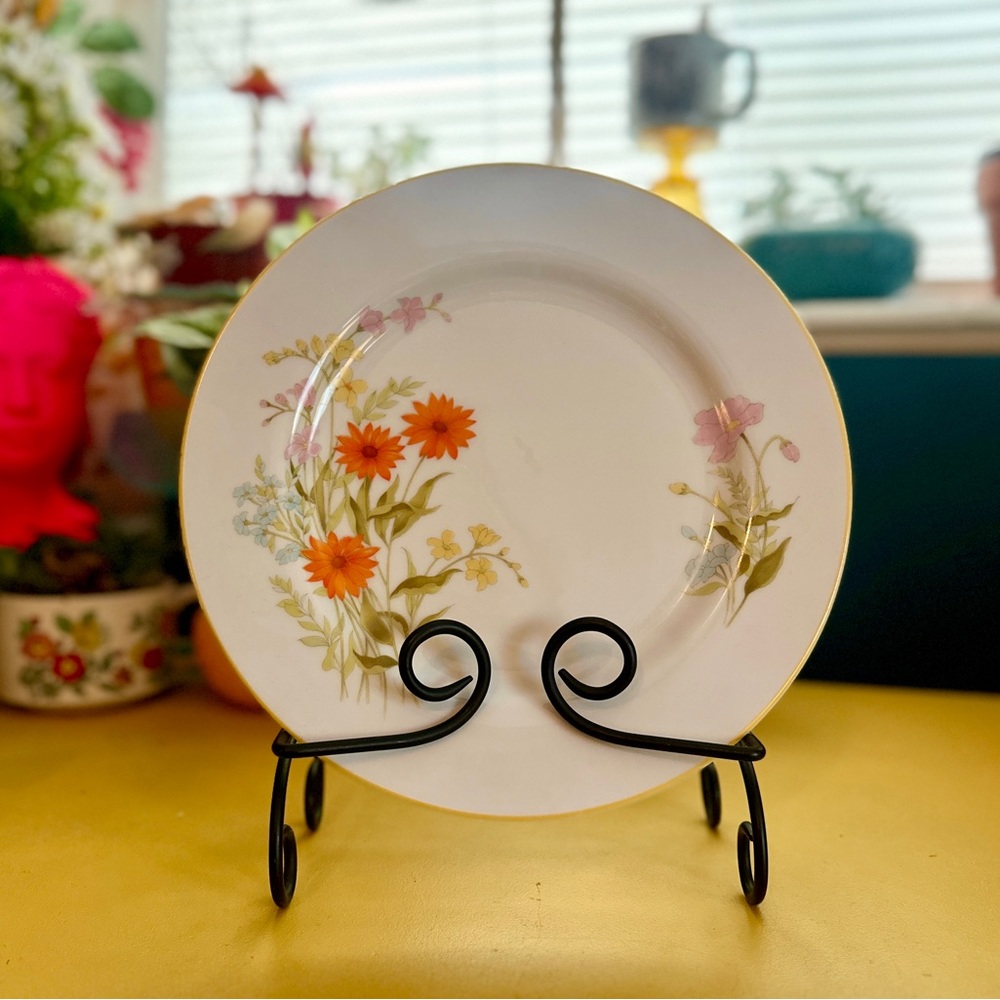 Vintage Crescent China Lorraine Dinner Plate